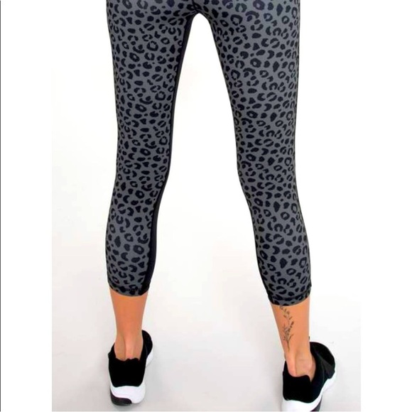 Stylish Gray Leopard Print Leggings - Picture 1 of 10